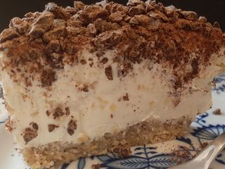 Cremige Ananas-Schokoladen-Torte